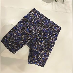 Lululemon Size 6 Align™ High-Rise Short 8" Flower Burst Soft Nulu Fabric